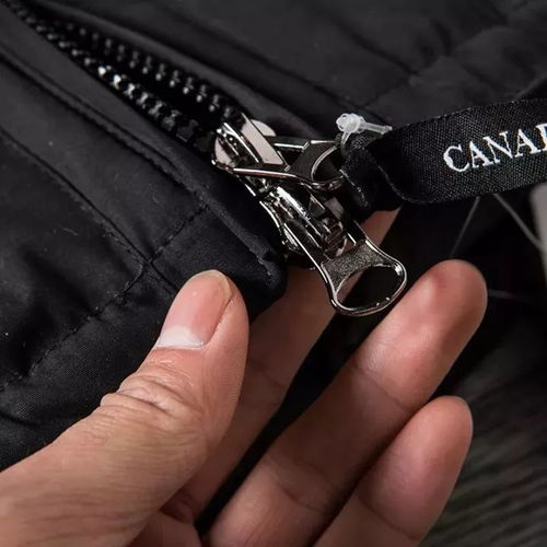 即刻開(kāi)拍 兩色齊發(fā) 高密防水大鵝羽絨馬甲，功能性與工藝的完美結(jié)合